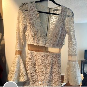 HELLO MOLLY WHITE LACE BELL SLEVE BODYCON DRESS